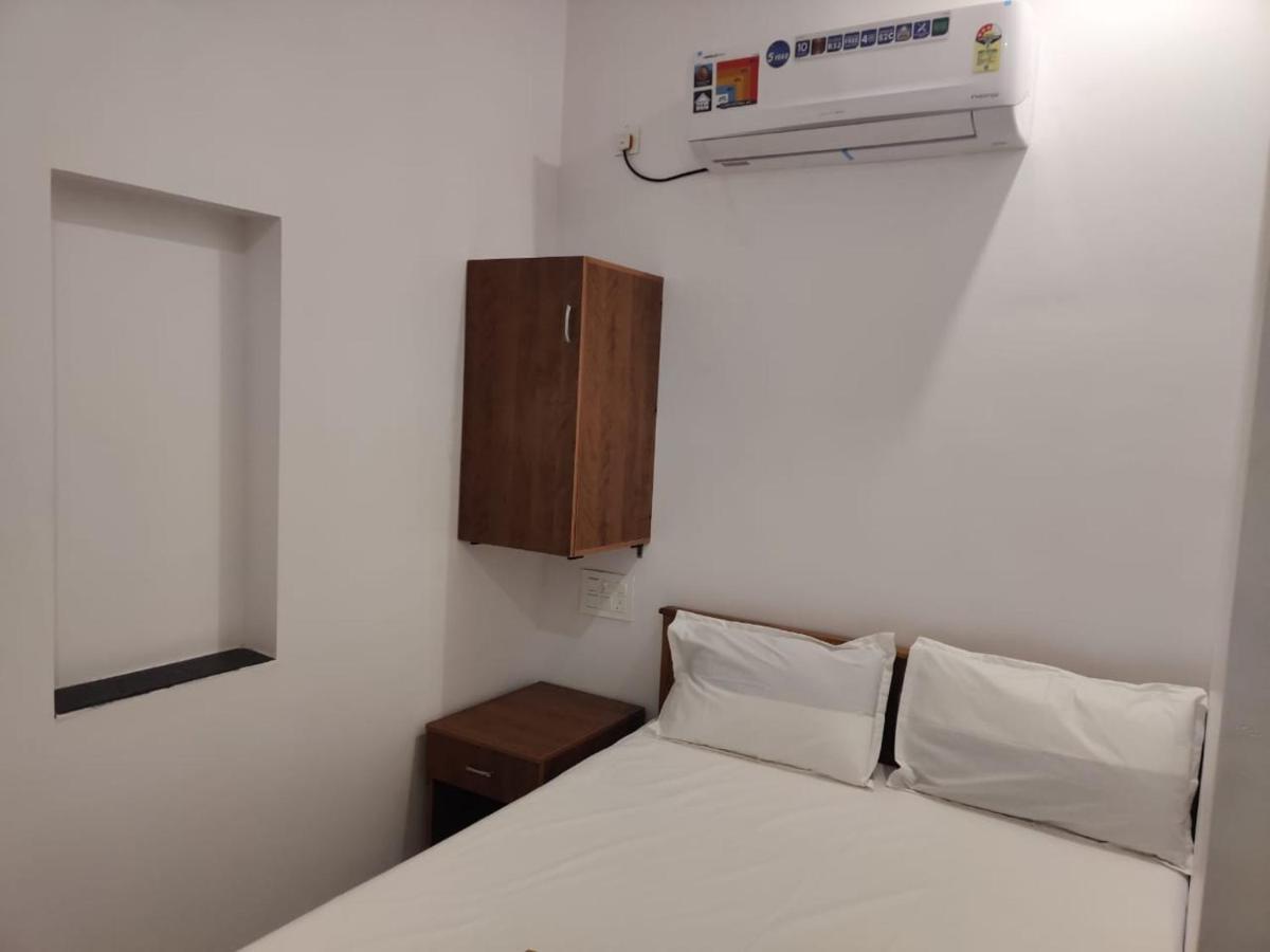 Sri Balaji Lodging Hotel Tiruchchendūr Kültér fotó