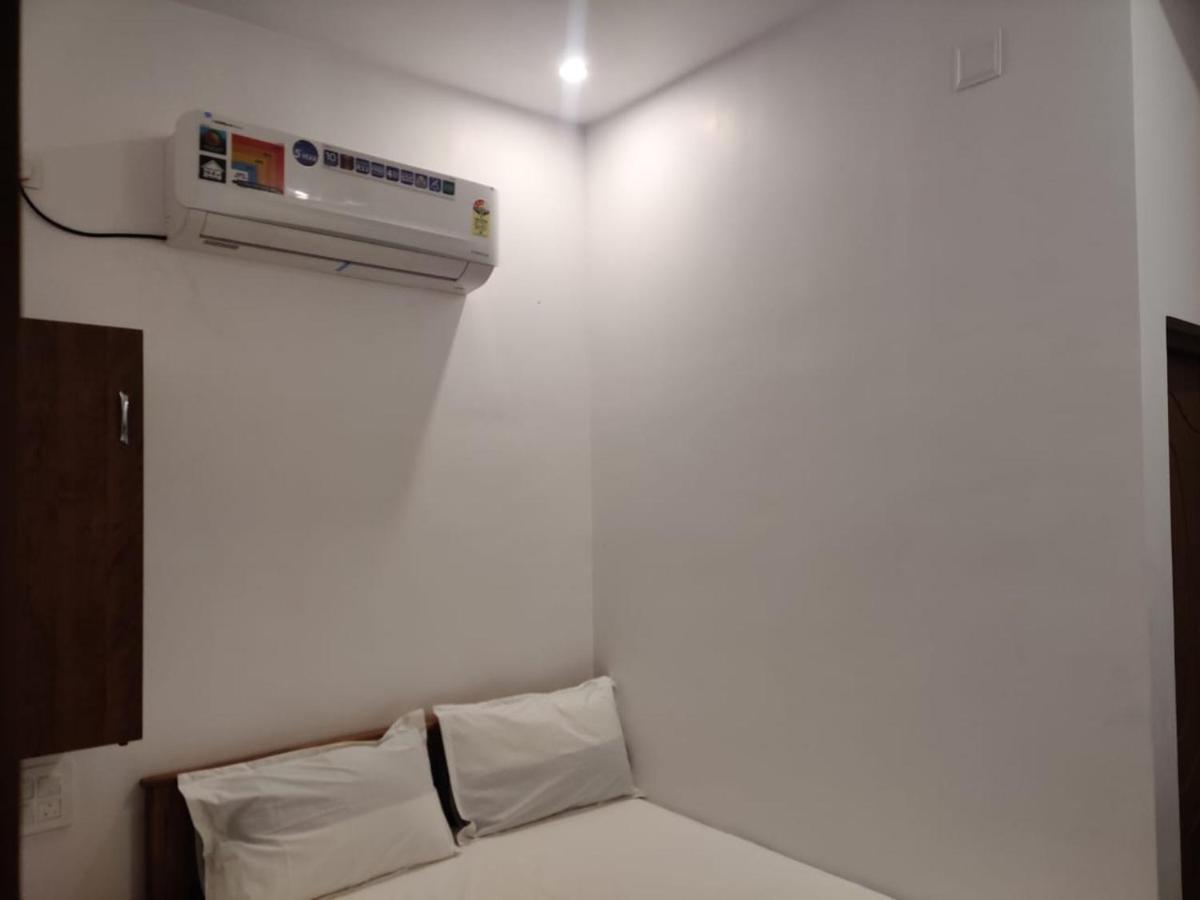 Sri Balaji Lodging Hotel Tiruchchendūr Kültér fotó