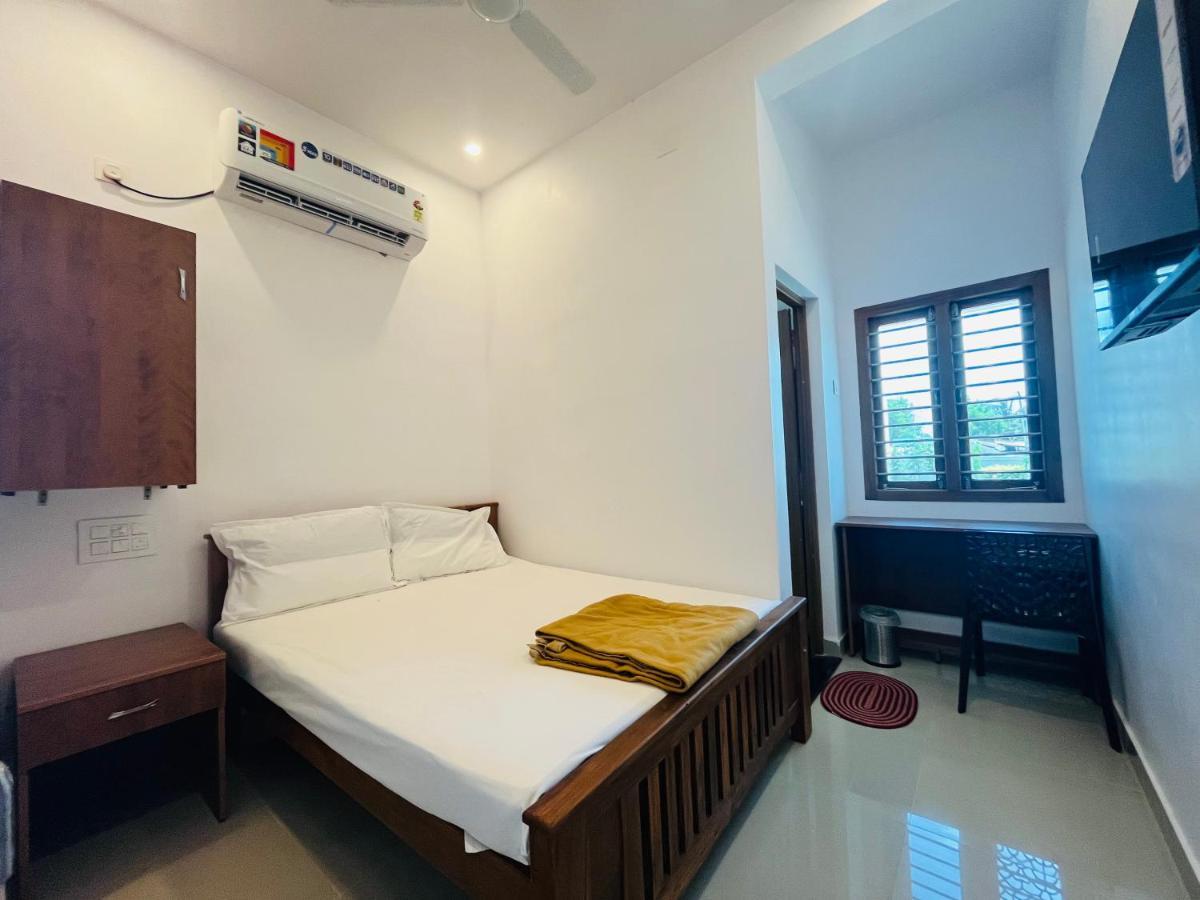 Sri Balaji Lodging Hotel Tiruchchendūr Kültér fotó