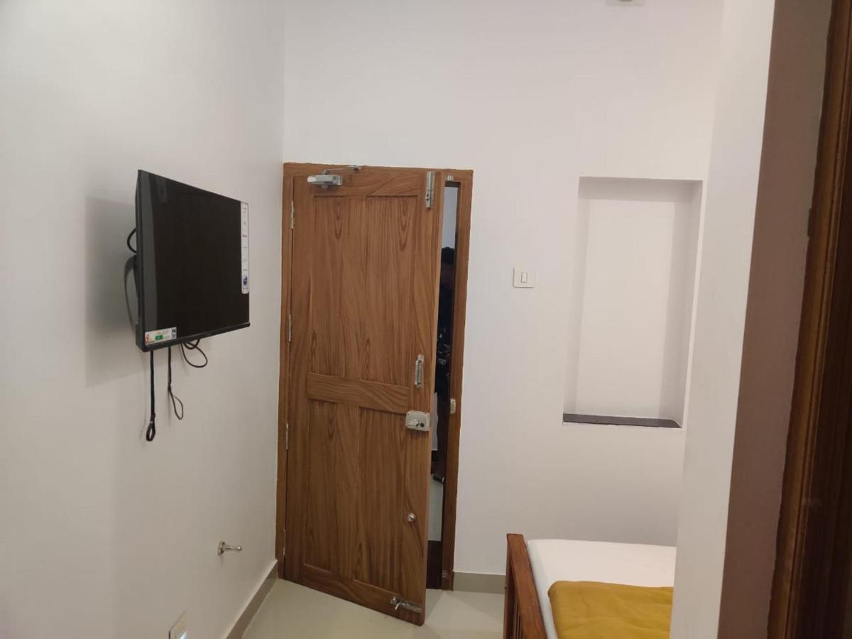 Sri Balaji Lodging Hotel Tiruchchendūr Kültér fotó